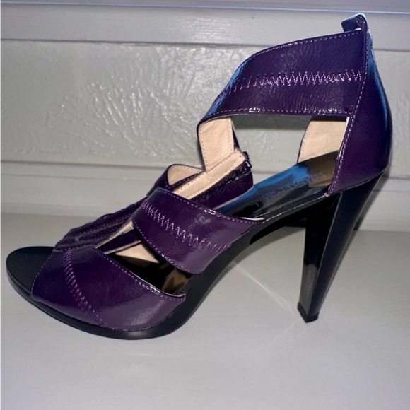 Michael Kors Purple Patent Leather Strappy Heels - Size 7.5 - Picture 8 of 10